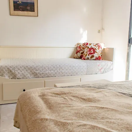 Capistrano With Access To Nerjas Pool Area 펜션 네르하