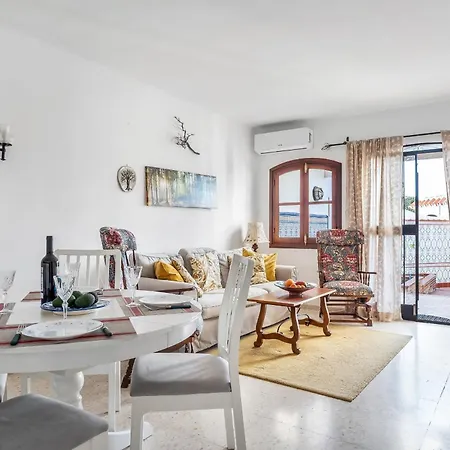 Capistrano With Access To Nerjas Pool Area بيت للعطل