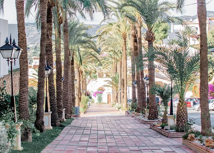 Capistrano With Access To Nerjas Pool Area * نيرخا